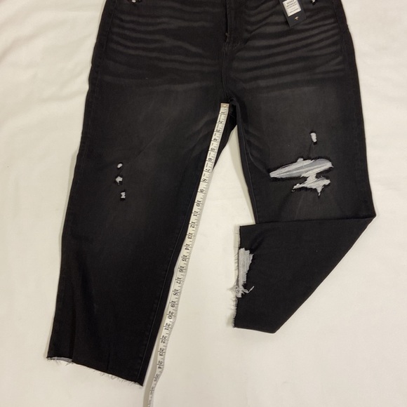 Serra Retreat NWT black distressed cropped jeans. Size 26W women’s comfort jean - Picture 10 of 16